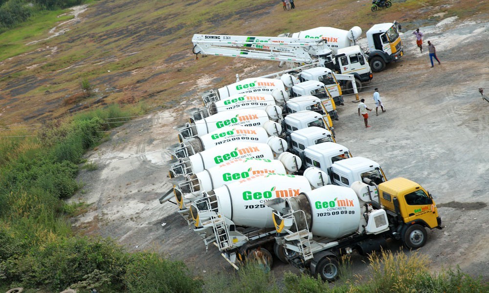 Geomix ready mix concrete vehicles and plant at work in kannur, Calicut and kasargod